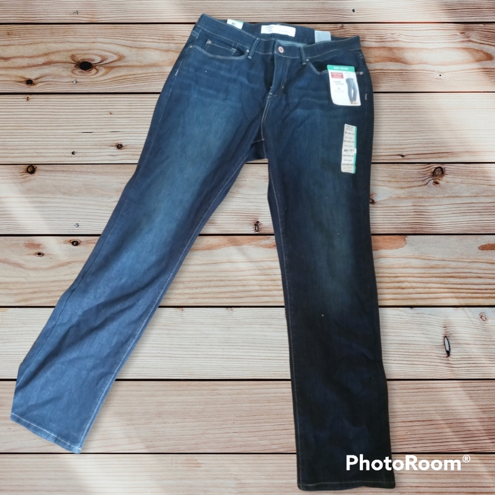 Signature Levis Strauss Size 16M